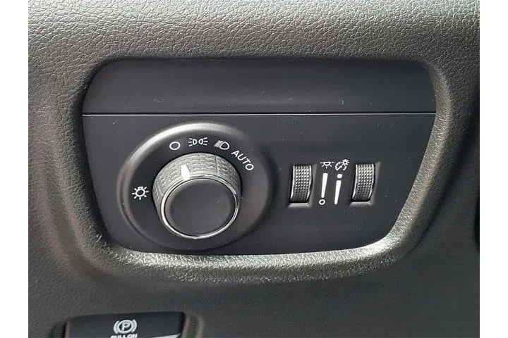 $30988 : Jeep Grand Cherokee 2023 4x4 image 8