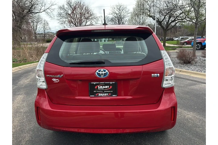 $13989 : 2012 Prius v Three image 8
