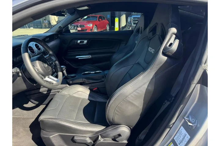 2022 Mustang GT Premium Coupe image 7