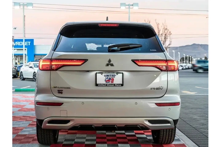 $25988 : Mitsubishi Outlander PHEV 20 image 5