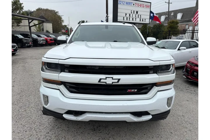 2017 Silverado 1500 2LT Crew image 2