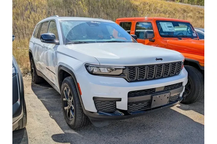 $37995 : Jeep Grand Cherokee L 2024 4 image 1