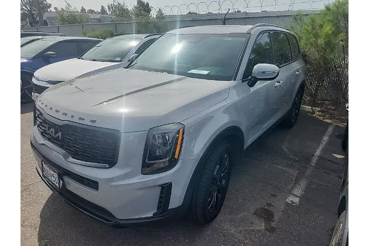 $31391 : Kia Telluride 2022 AWD EX 4d image 3
