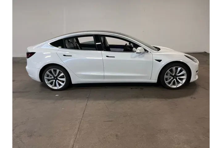 $19940 : Tesla Model 3 2020 AWD Long image 2