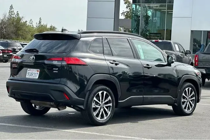 $21000 : Toyota Corolla Cross 2023 AW image 2