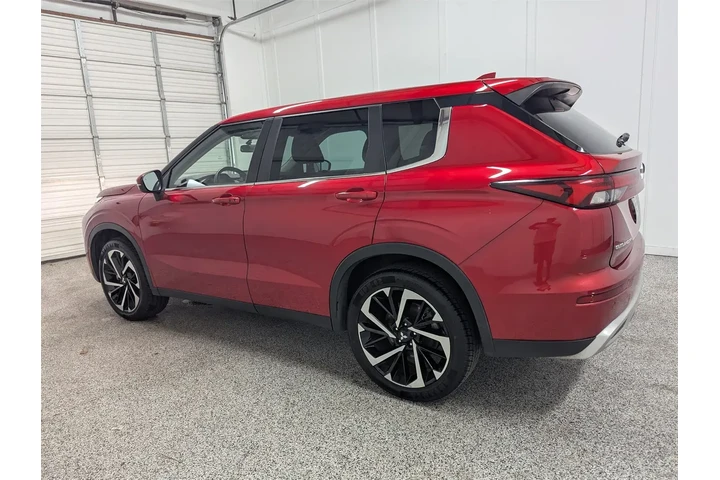 $24997 : Mitsubishi Outlander 2023 AW image 4