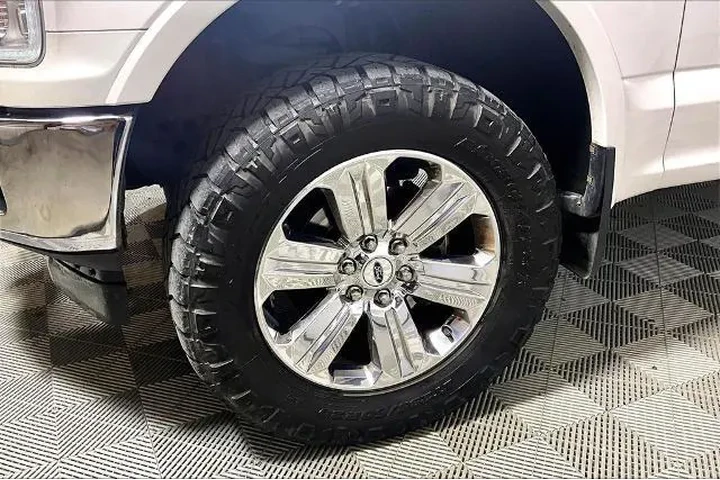 $31054 : Ford F-150 2019 4x4 Lariat 4 image 8