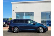$29300 : Chrysler Pacifica Hybrid 202 thumbnail