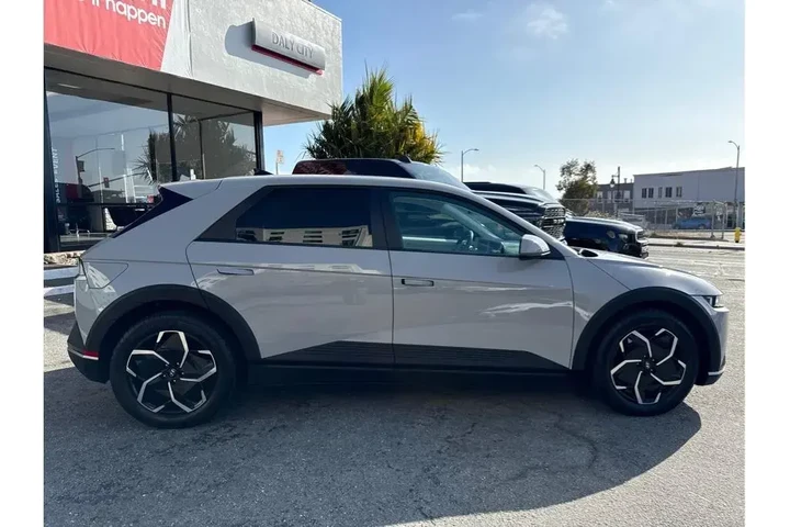 $27988 : Hyundai IONIQ 5 2024 AWD SEL image 10