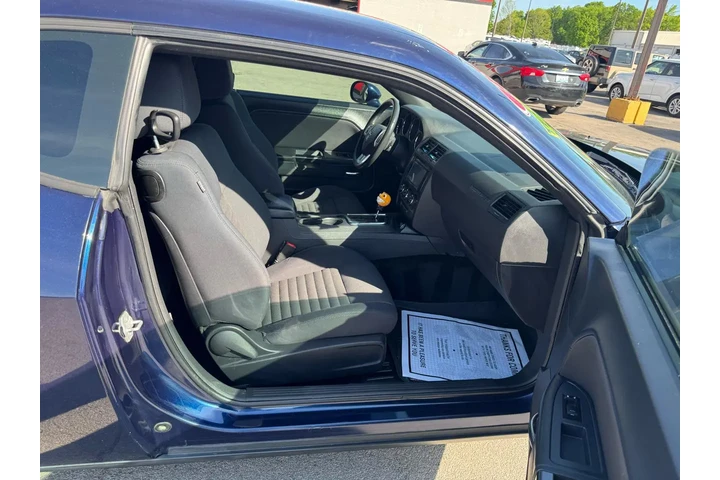 $13450 : 2013 Challenger 2dr Cpe SXT image 8