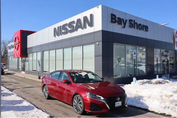 $25756 : Nissan Altima 2025 2.5 SL 4d image 1