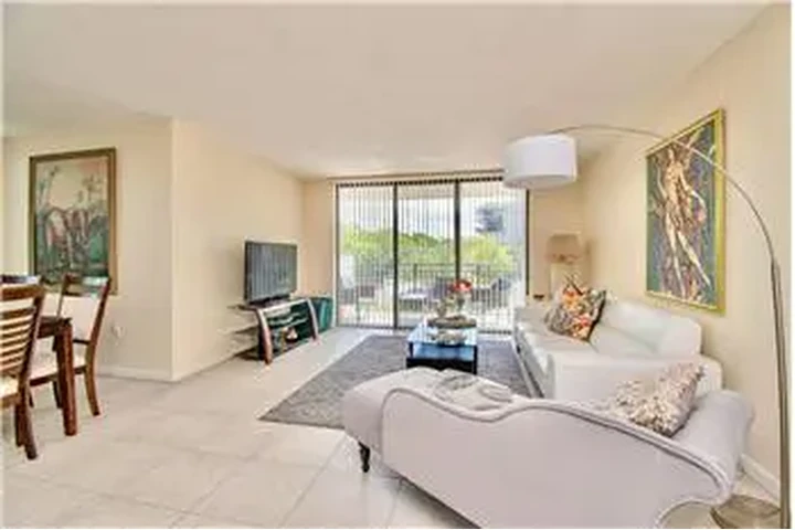 $4290 : Rental property with 3 bedro image 3