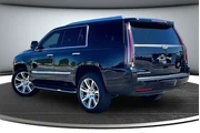 $22000 : Cadillac Escalade 2016 4X4 L thumbnail