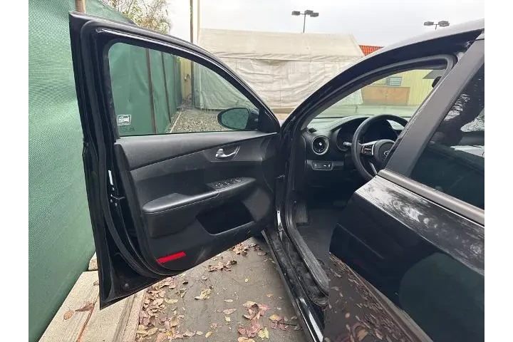 $11000 : Kia Forte 2020 FE 4dr Sedan image 6