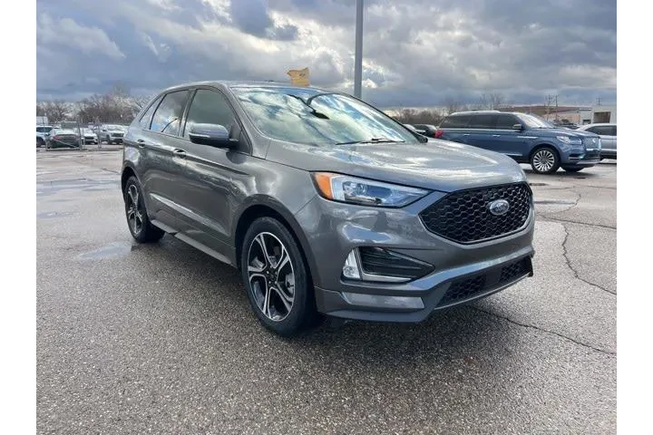 $27822 : Ford Edge 2023 AWD ST 4dr Cr image 3