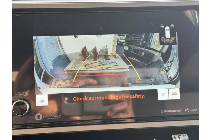 $37985 : Toyota Tundra 2023 4x4 SR5 4 image 8