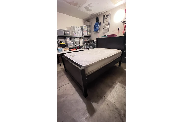 $150 : VENDO CAMA QUEEN CON COLCHÓN image 5