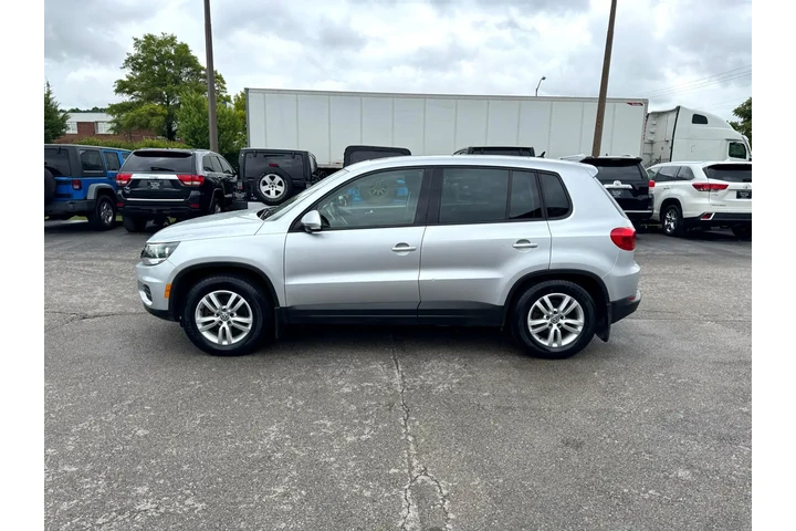 $7980 : 2013 Tiguan 4WD 4dr Auto S w/ image 5