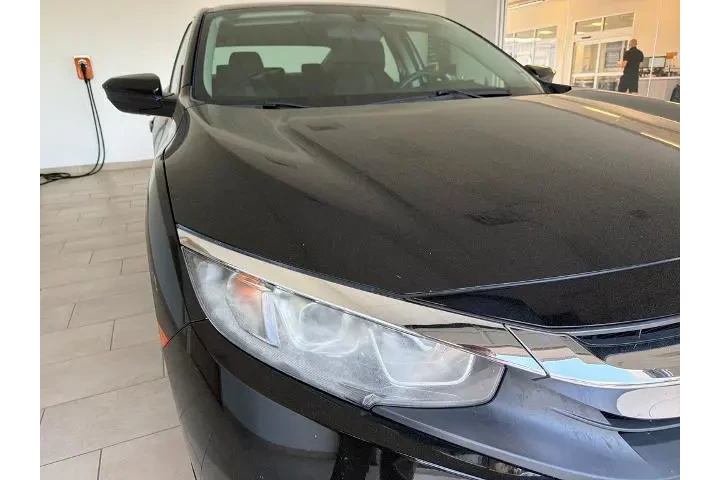 $16885 : Honda Civic 2017 LX 4dr Seda image 9