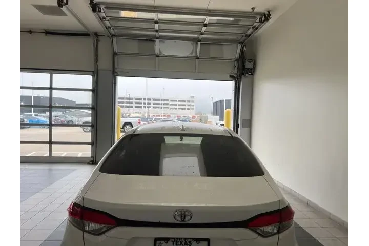 $16494 : Toyota Corolla 2022 LE 4dr S image 4