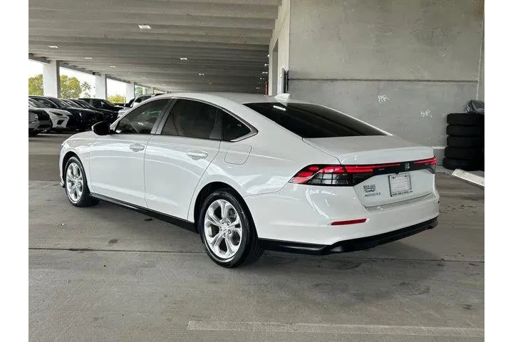 $20499 : Honda Accord 2024 LX 4dr Sed image 3