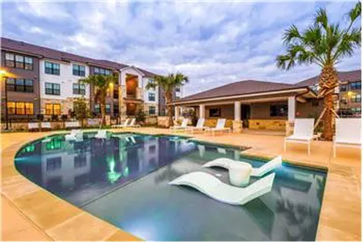 $1654 : Rental property with 2 bedro image 1