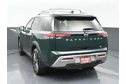 $26034 : Nissan Pathfinder 2022 SL 4d thumbnail