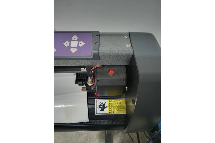 $1800000 : PLOTTER CORTE image 7