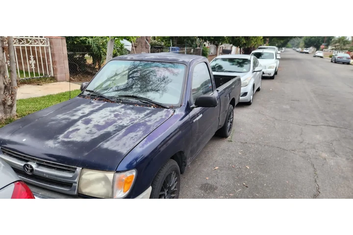 $1 : Se vende Toyota tacoma image 3