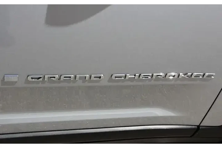 $27990 : Jeep Grand Cherokee L 2023 4 image 10