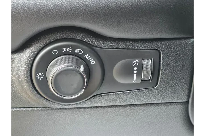 $31999 : Dodge Durango 2024 AWD GT 4d image 8