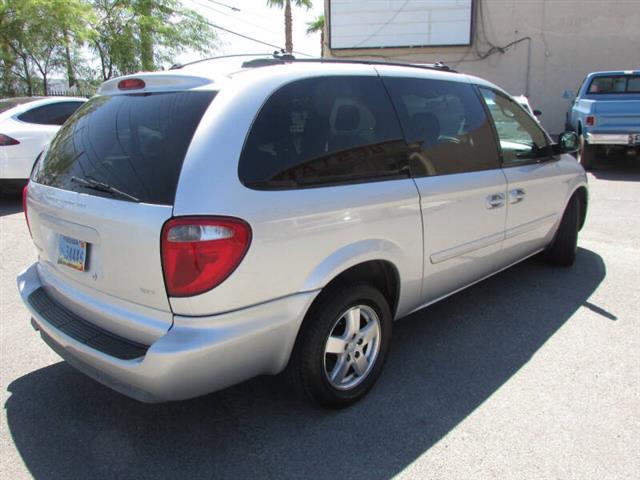 $5995 : 2005 Grand Caravan SXT image 5