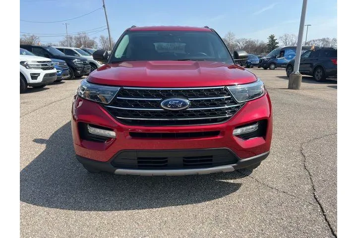 $28715 : Ford Explorer 2022 AWD XLT 4 image 2