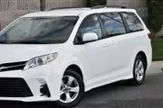 2018 Toyota Sienna LE Minivan en Los Angeles