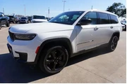 $28488 : Jeep Grand Cherokee L 2023 4 thumbnail