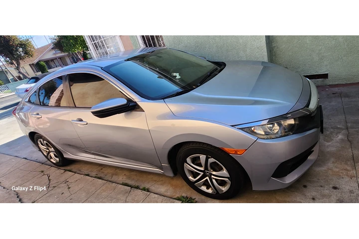 $11500 : Honda civic  2018 image 2