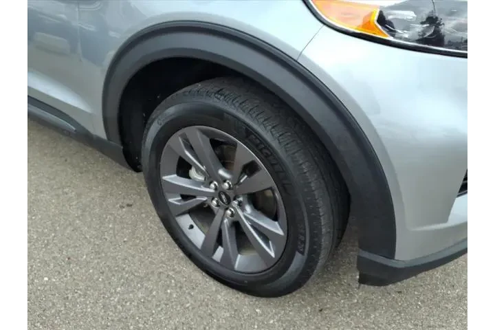 $30980 : Ford Explorer 2023 AWD XLT 4 image 5