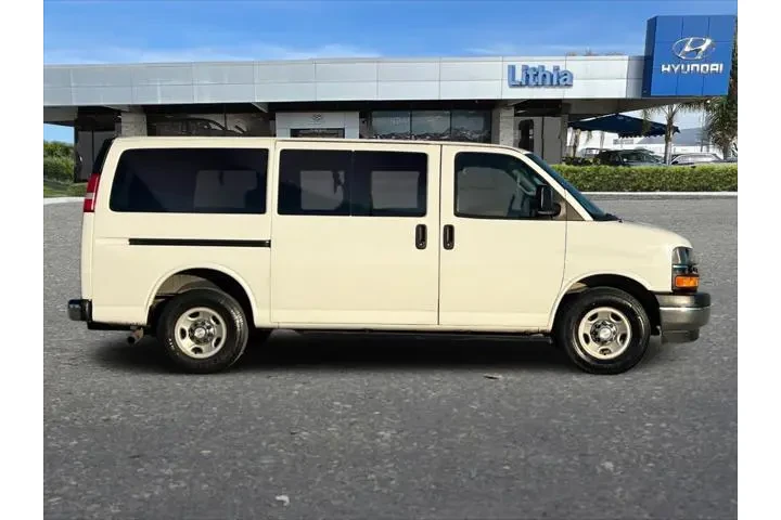 $20999 : Chevrolet Express 2017 LT 35 image 9