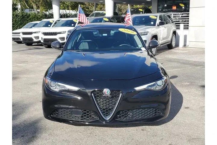 $13991 : Alfa Romeo Giulia 2019 Base image 2