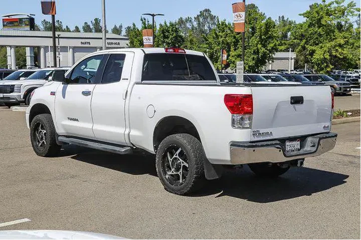 $24991 : Toyota Tundra 2013 4x4 Limit image 2