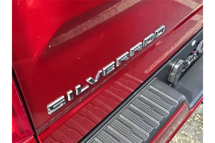 $31990 : Chevrolet Silverado 1500 202 image 5