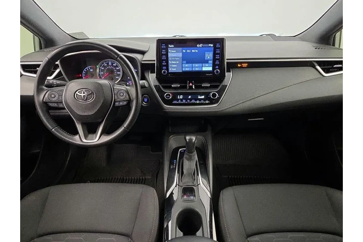$21998 : Toyota Corolla Hatchback 202 image 9