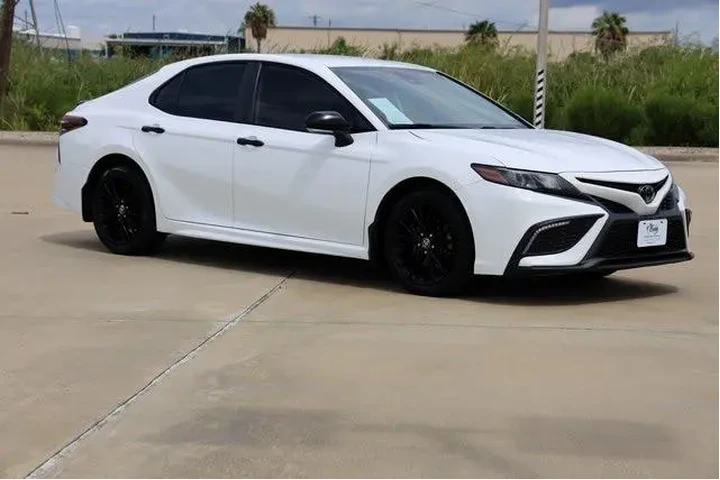 $20935 : Toyota Camry 2022 SE 4dr Sed image 1