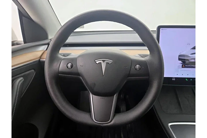 $34998 : Tesla Model Y 2023 AWD Long image 10