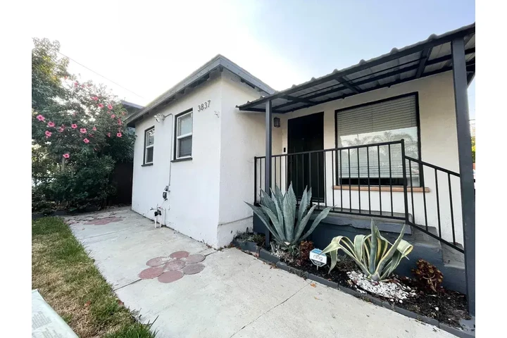 $1575 : East LA - Single family home image 1