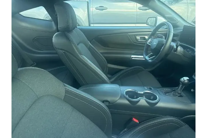 $28995 : Ford Mustang 2024 EcoBoost 2 image 7