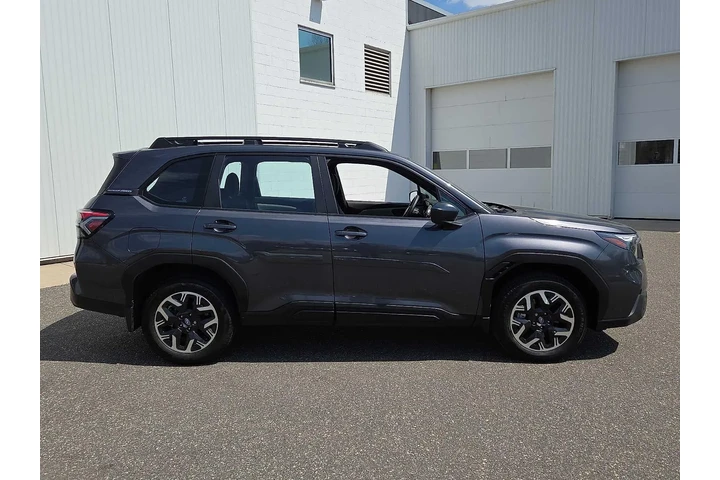 $28795 : Subaru Forester 2025 AWD Bas image 7