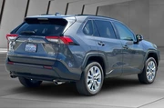 $36900 : Toyota RAV4 2024 AWD XLE Pre thumbnail