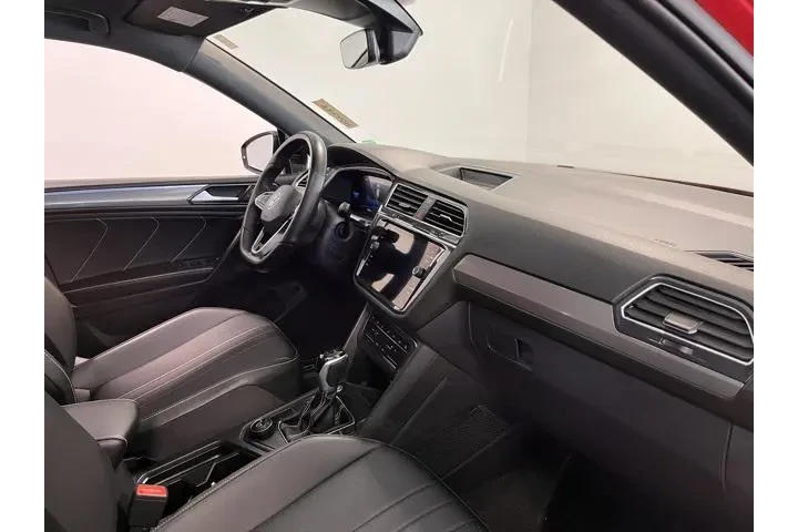 $27490 : Volkswagen Tiguan 2024 AWD S image 9