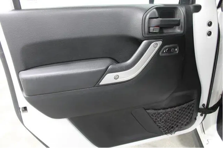 $16985 : Jeep Wrangler 2012 4x4 Rubic image 6